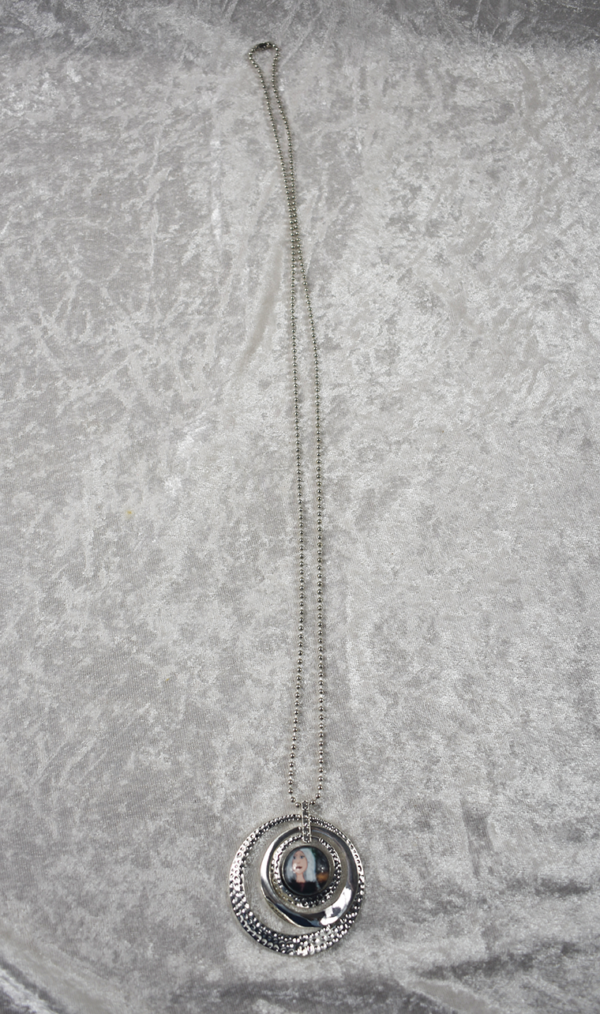 Silver Circles Necklace - Image 3
