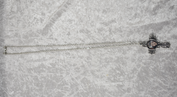 Silver Cross Diamonte Filigree Necklace - Image 3